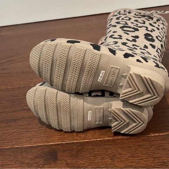 Girls Cheetah Hunter Rain Boots - Picture 2 of 2
